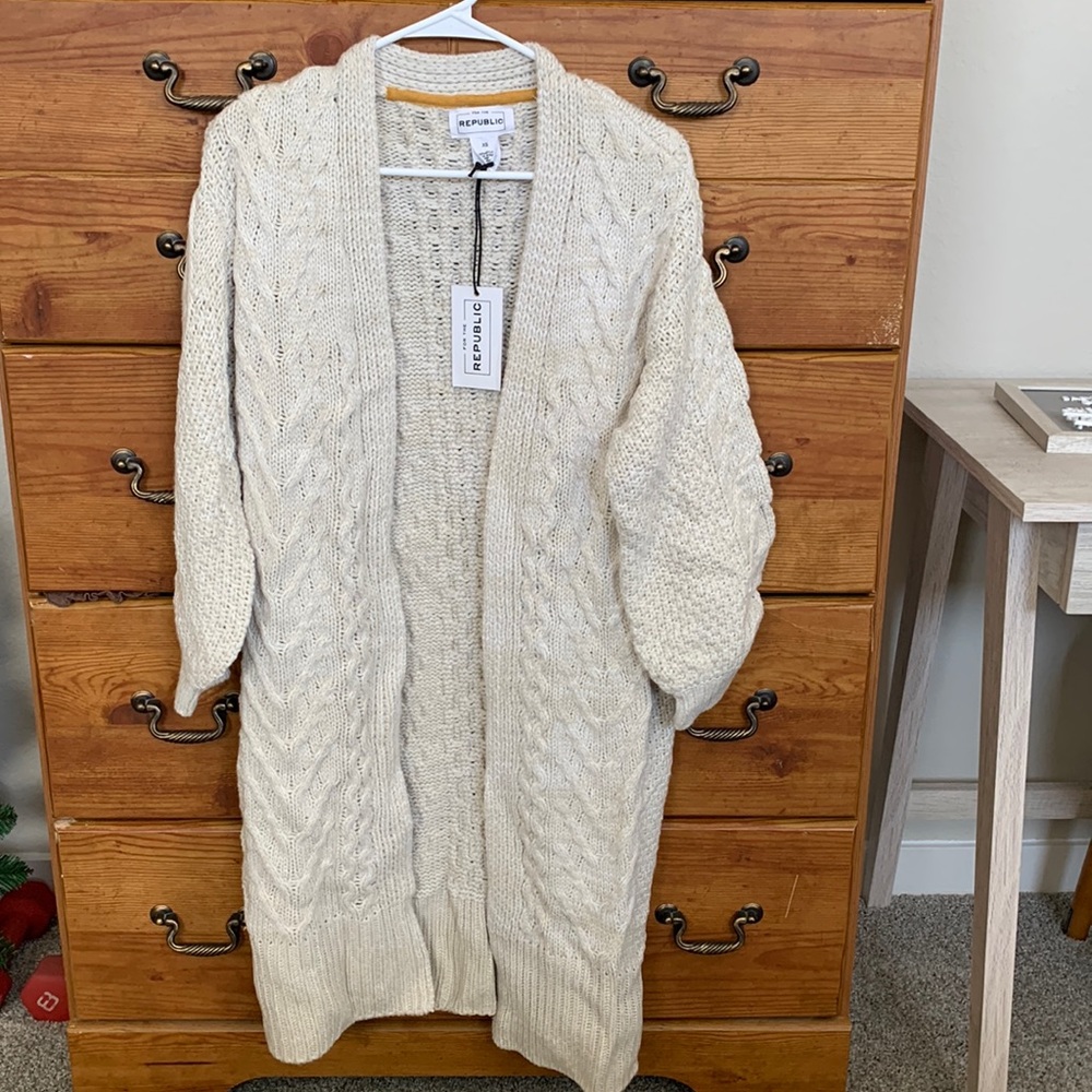 Cable knit cardigan